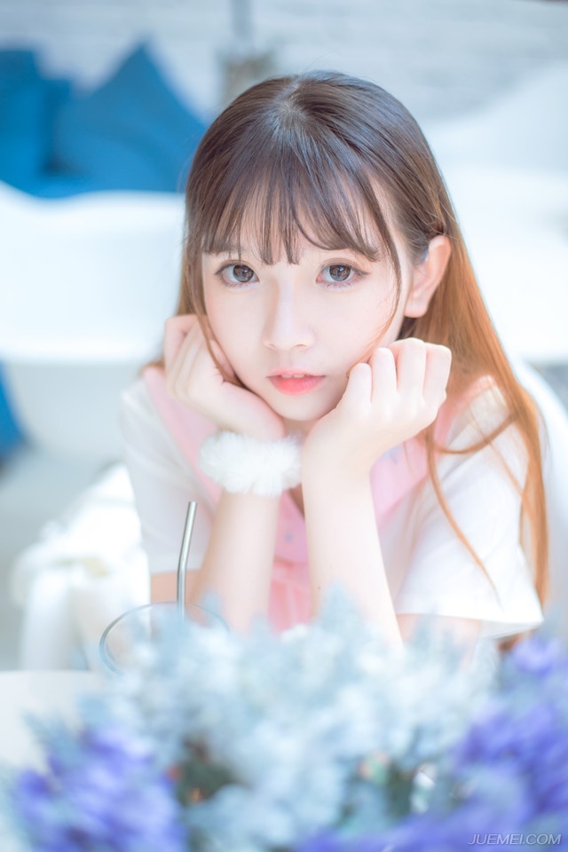 曾经的陌生不代表永恒，不经意间，某种感觉的默契延续了你我的友情，虽说网络是虚拟的，可是友情并不虚拟，虽然我们为曾谋面，可友情依然曾在，不是吗？每天依然期待你切勤的关怀和真心的祝福，我感恩红尘中有你相伴。